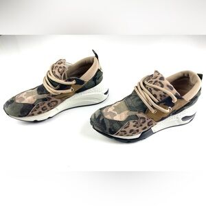 Camouflage Women's Sneakers